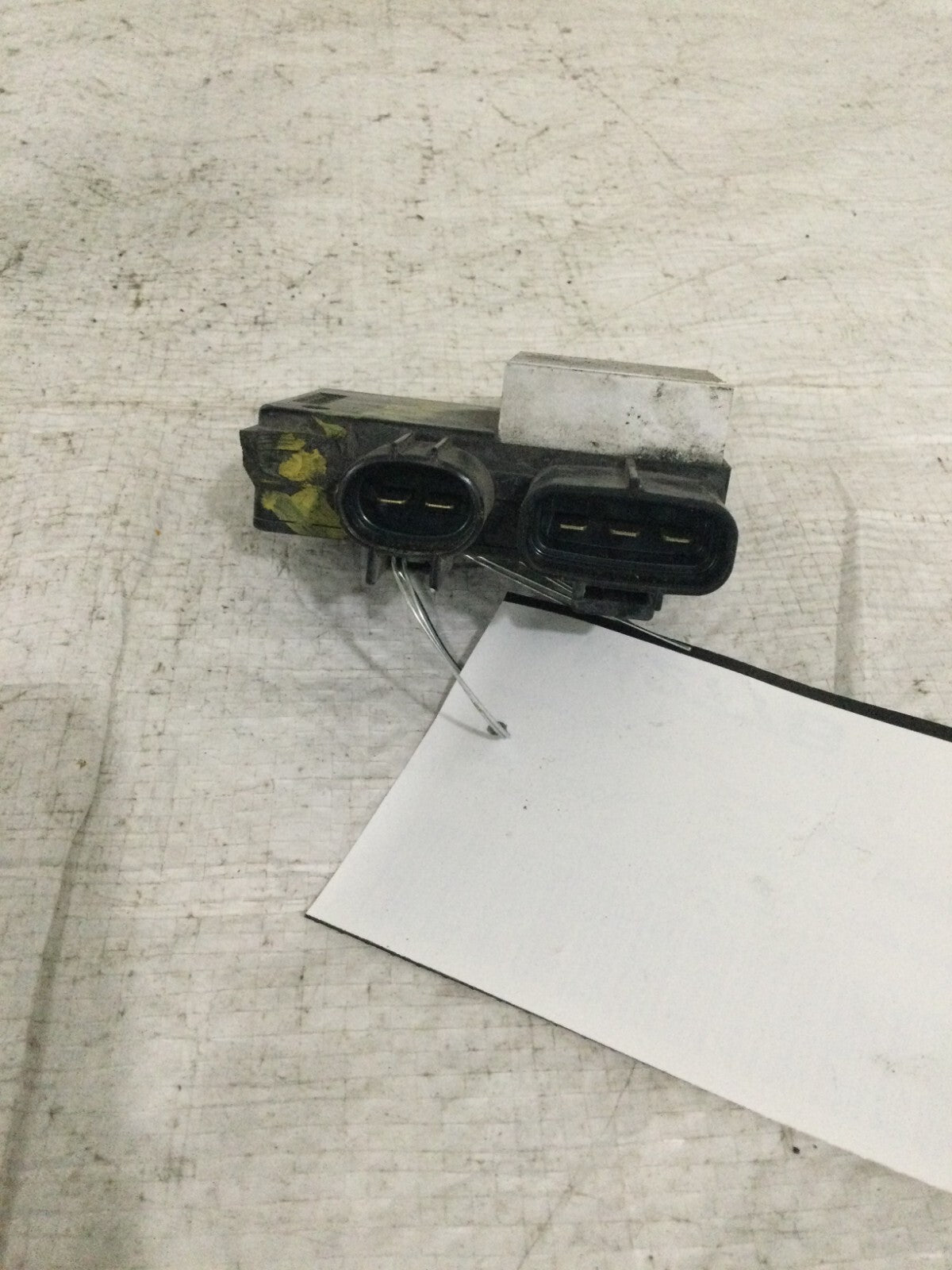 2017 Toyota Corolla Cooling Fan Control Module OEM 89257-12010 MARKED DAMAGE
