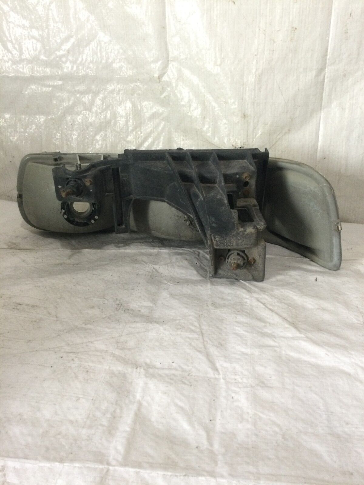 2001 Chevrolet Silverado 1500 Headlight Right Passenger Side OEM RH