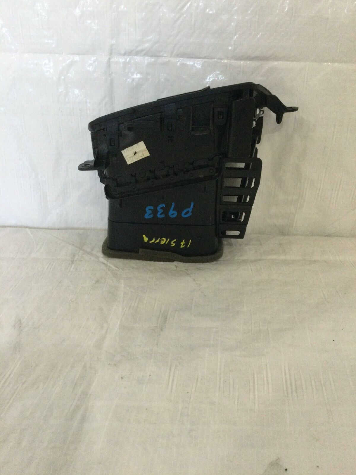 2017 GMC Sierra 1500 Left Center Dash Air Vent  OEM 1-3 V8 6.2L 20943682