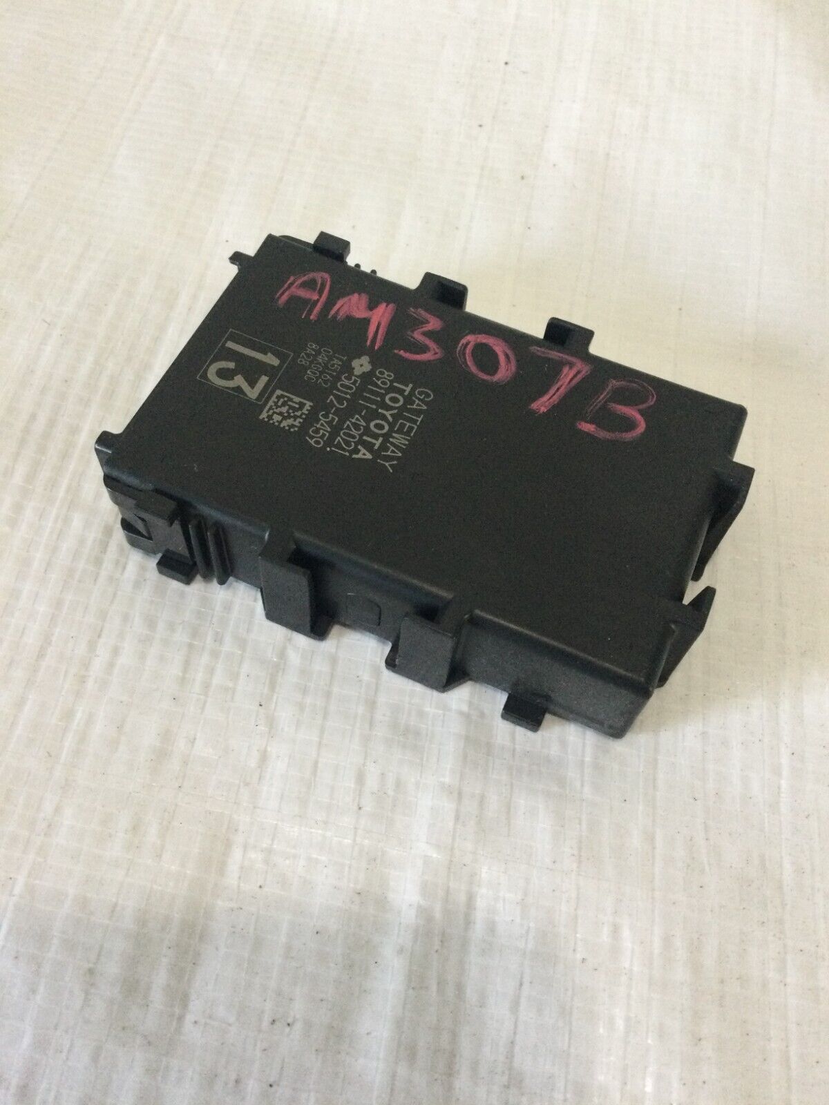 2018 Toyota Rav4 Left Side Network Gateway Control Unit Module 89111-42021 OEM