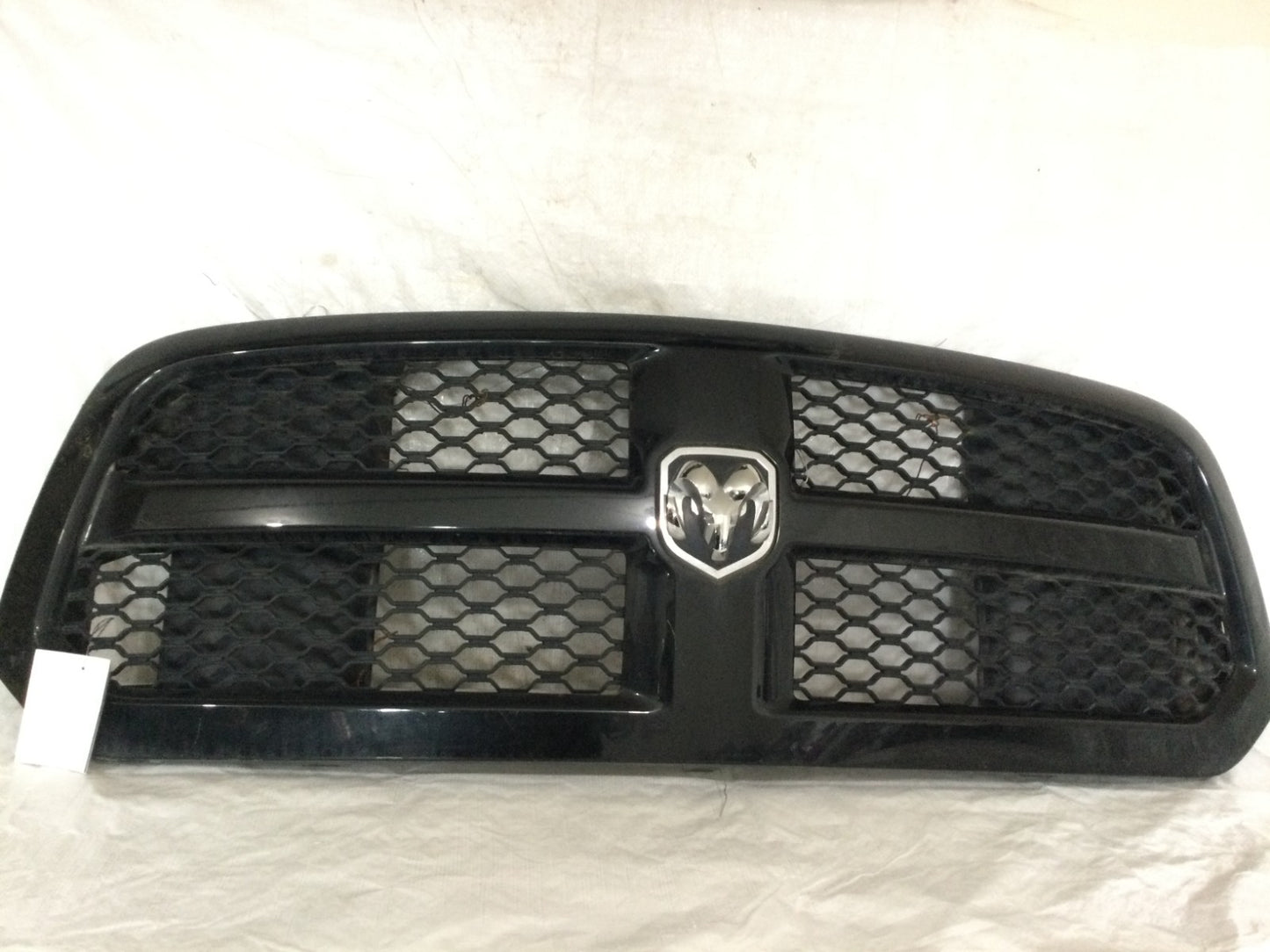 2017 Dodge Ram 1500 Sport Front Grille OEM 13DSAC0031 HAS LITTLE SCUFFS
