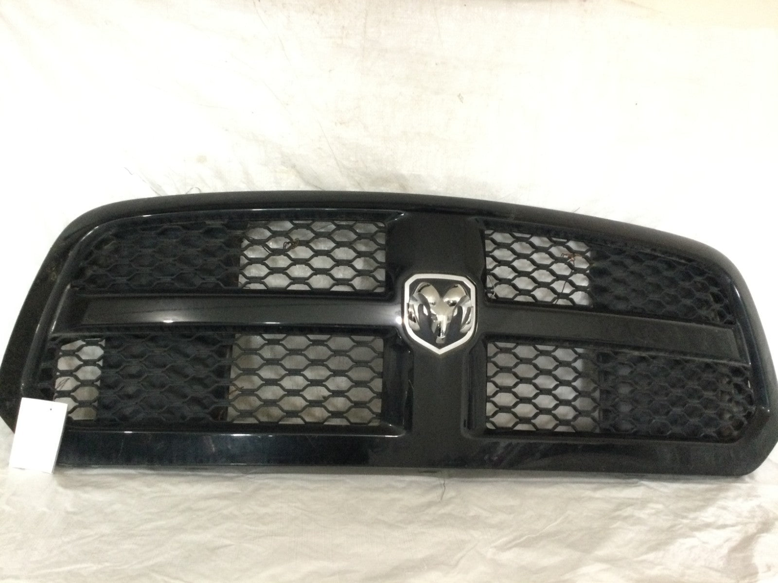 2017 Dodge Ram 1500 Sport Front Grille OEM 13DSAC0031 HAS LITTLE SCUFFS