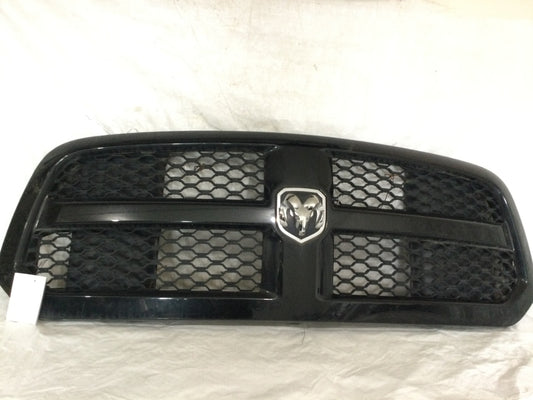 2017 Dodge Ram 1500 Sport Front Grille OEM 13DSAC0031 HAS LITTLE SCUFFS