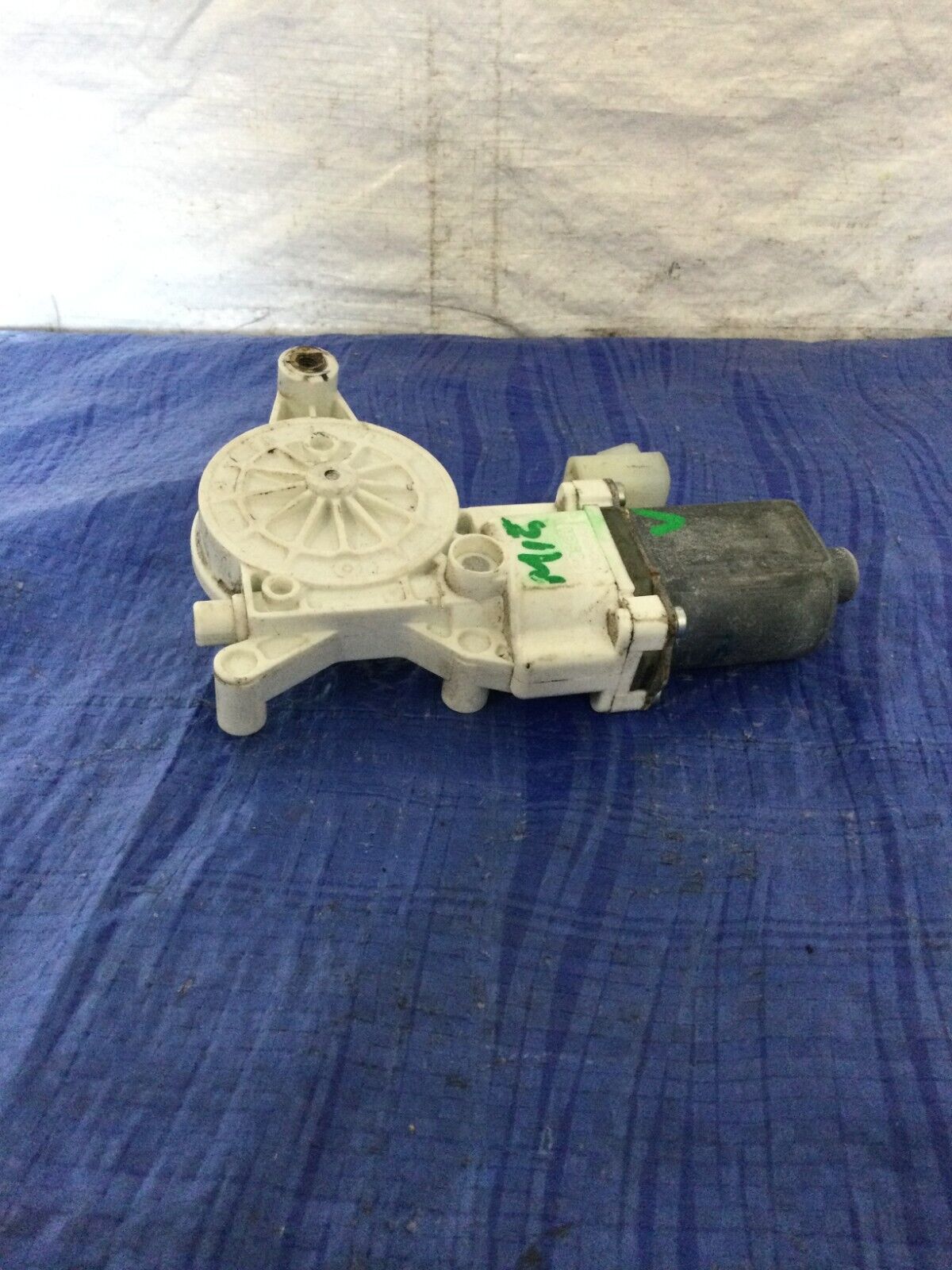 2007-2008 Cadillac Escalade ESV Right Rear Power Window Motor OEM