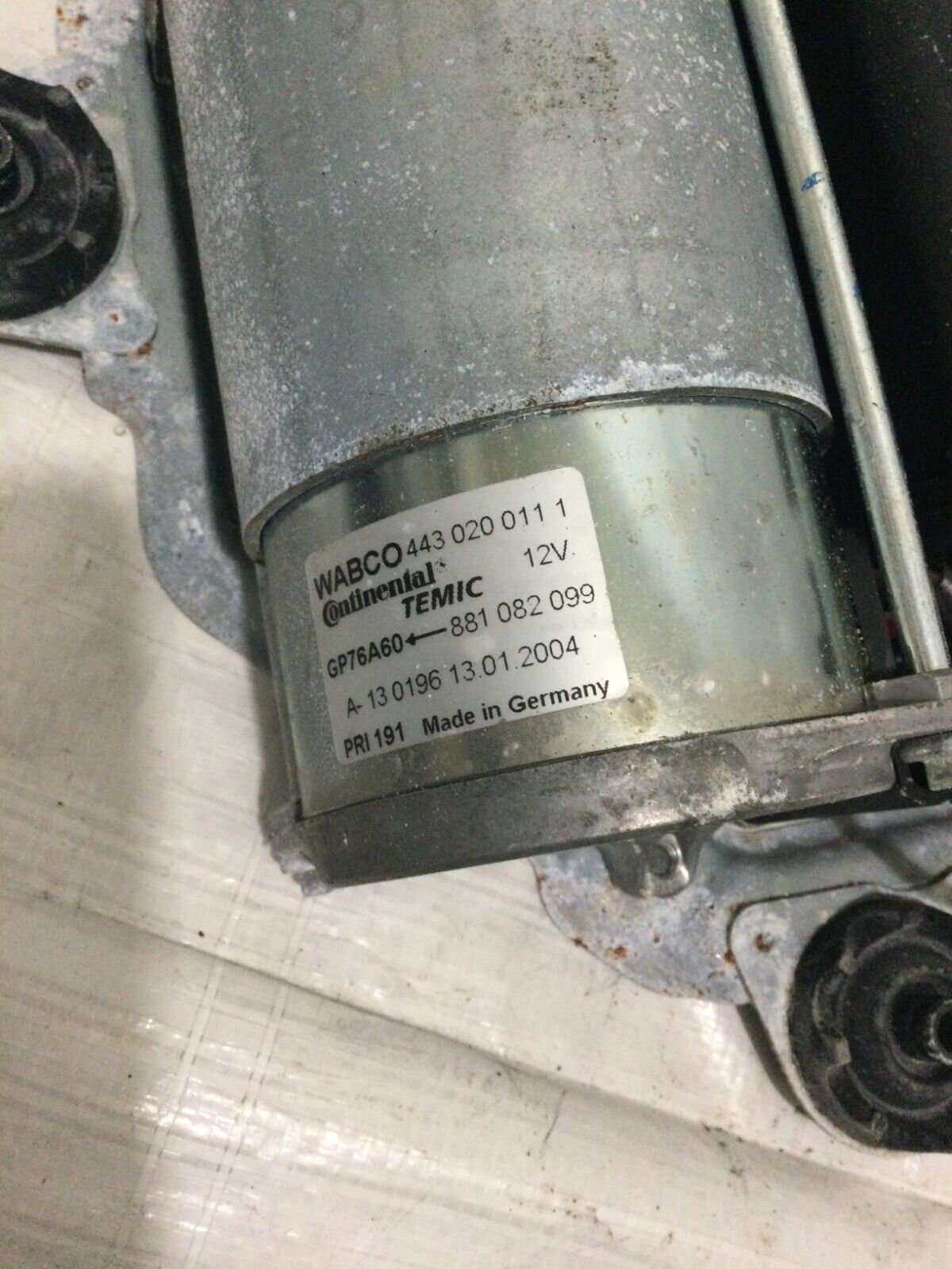 2004 BMW 745I Air Ride Suspension Compresor Pump OEM