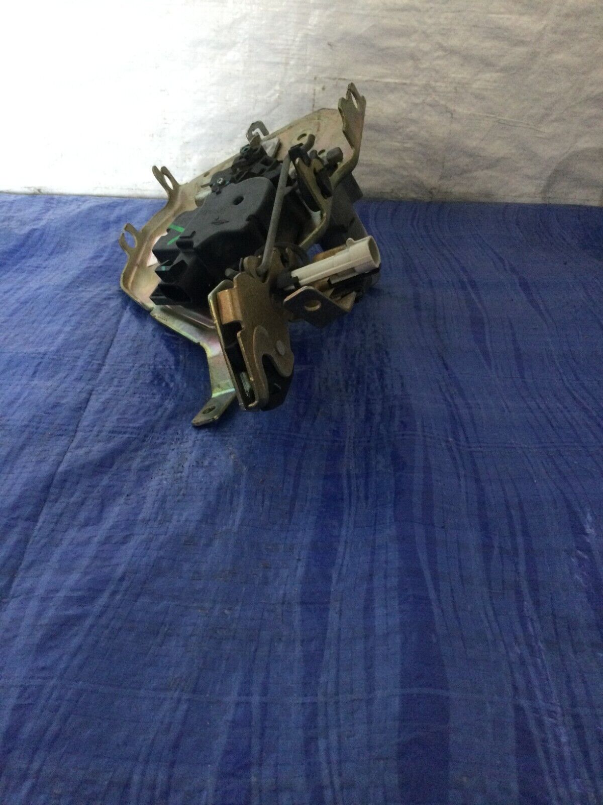 2006 Cadillac Escalade Tailgate Lift Motor OEM