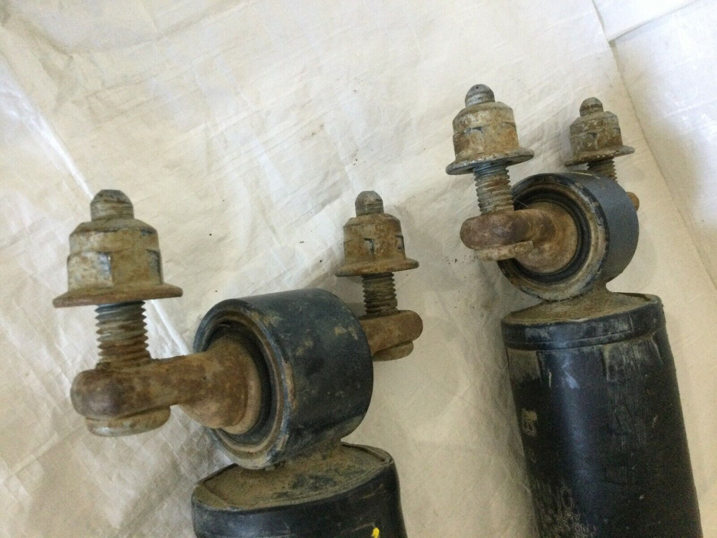 2019 GMC Sierra 2500HD 22990464 Front Shock Absorber Pair OEM