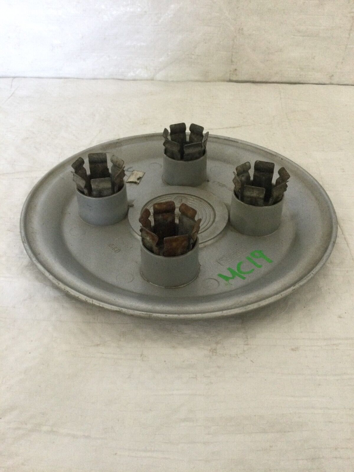 2004-2005 Ford Eco sport 4 Lug Silver Cap F7C6-1A096-BB OEM