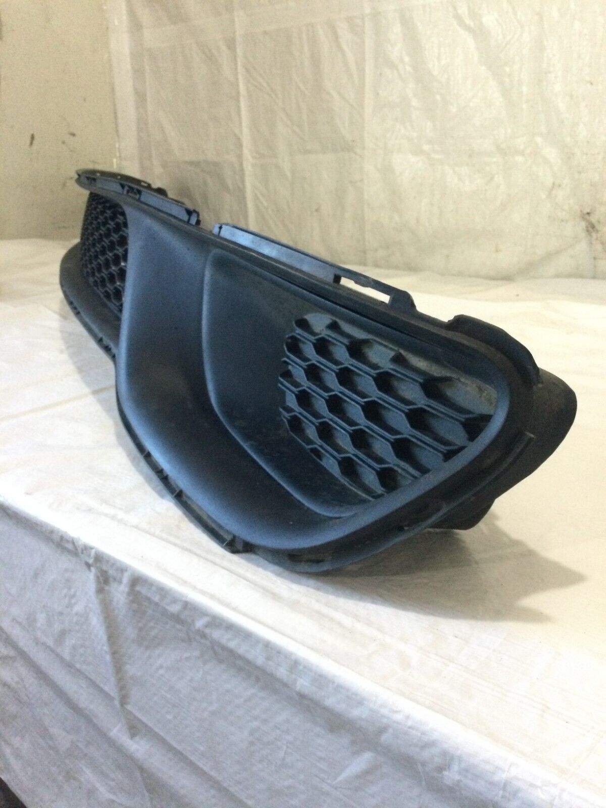 2017 Dodge Grand Caravan Front lower  Bumper Grille OEM