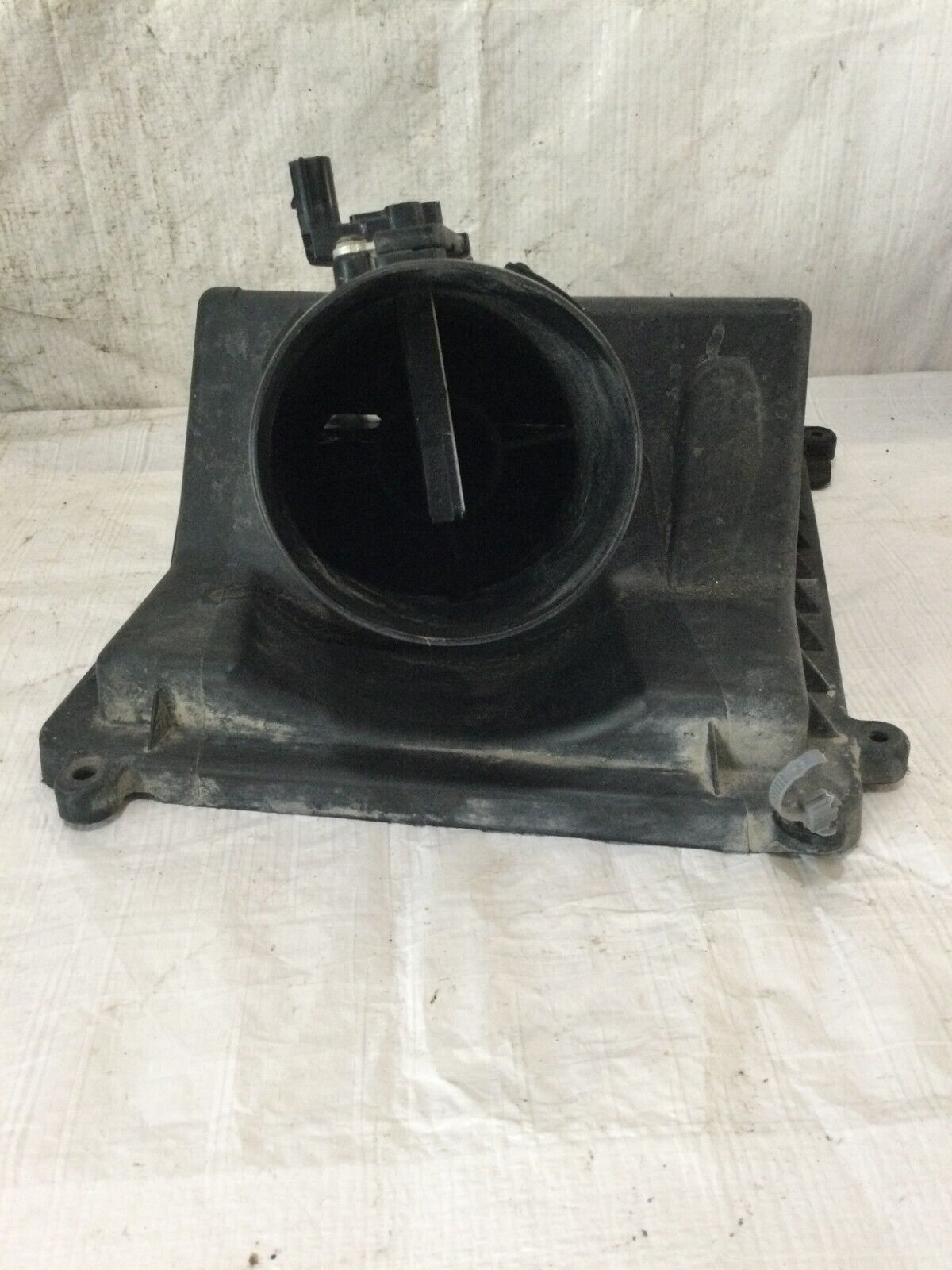 2018 Chevrolet Silverado 1500 Air Cleaner Filter Box OEM