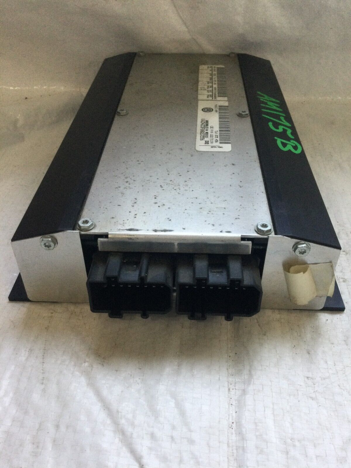 2004-2007 Volkswagen Touareg Radio Audio Sound Amp Amplifier  7L6 035 456 OEM