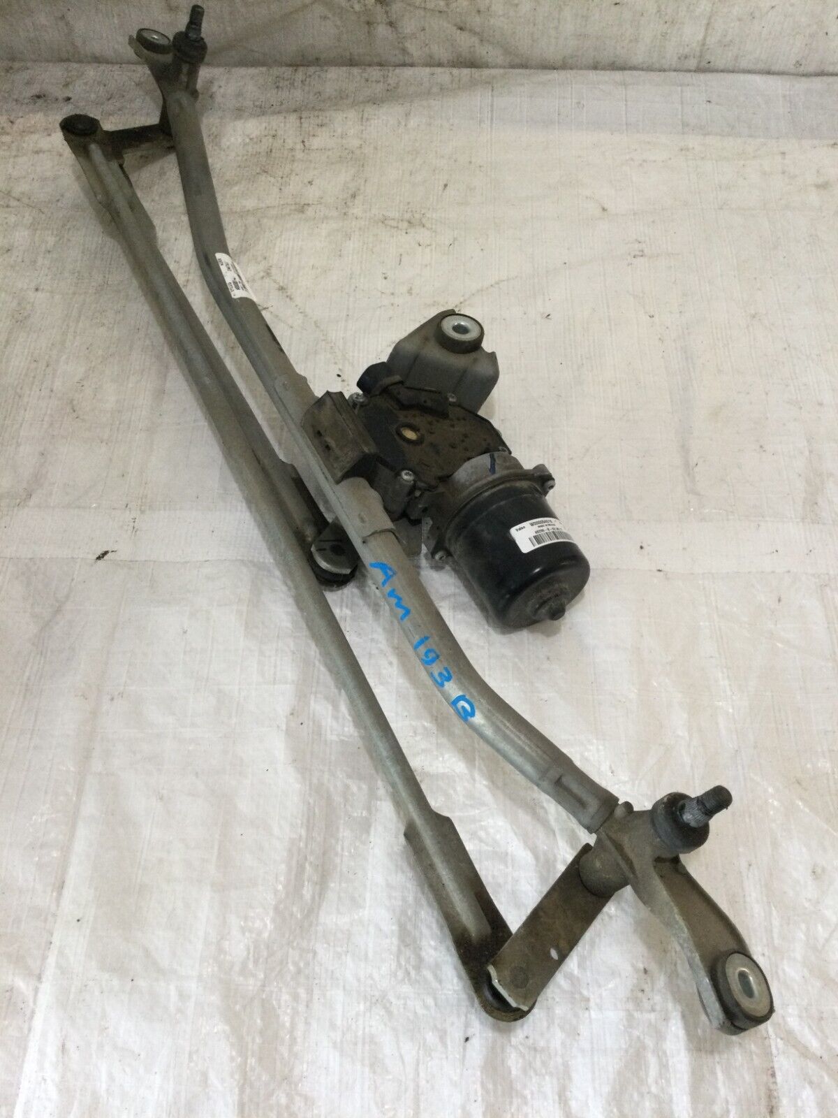 2018 Chevrolet Silverado 1500 Windshield Wiper Motor w/ Linkage 23407637 OEM