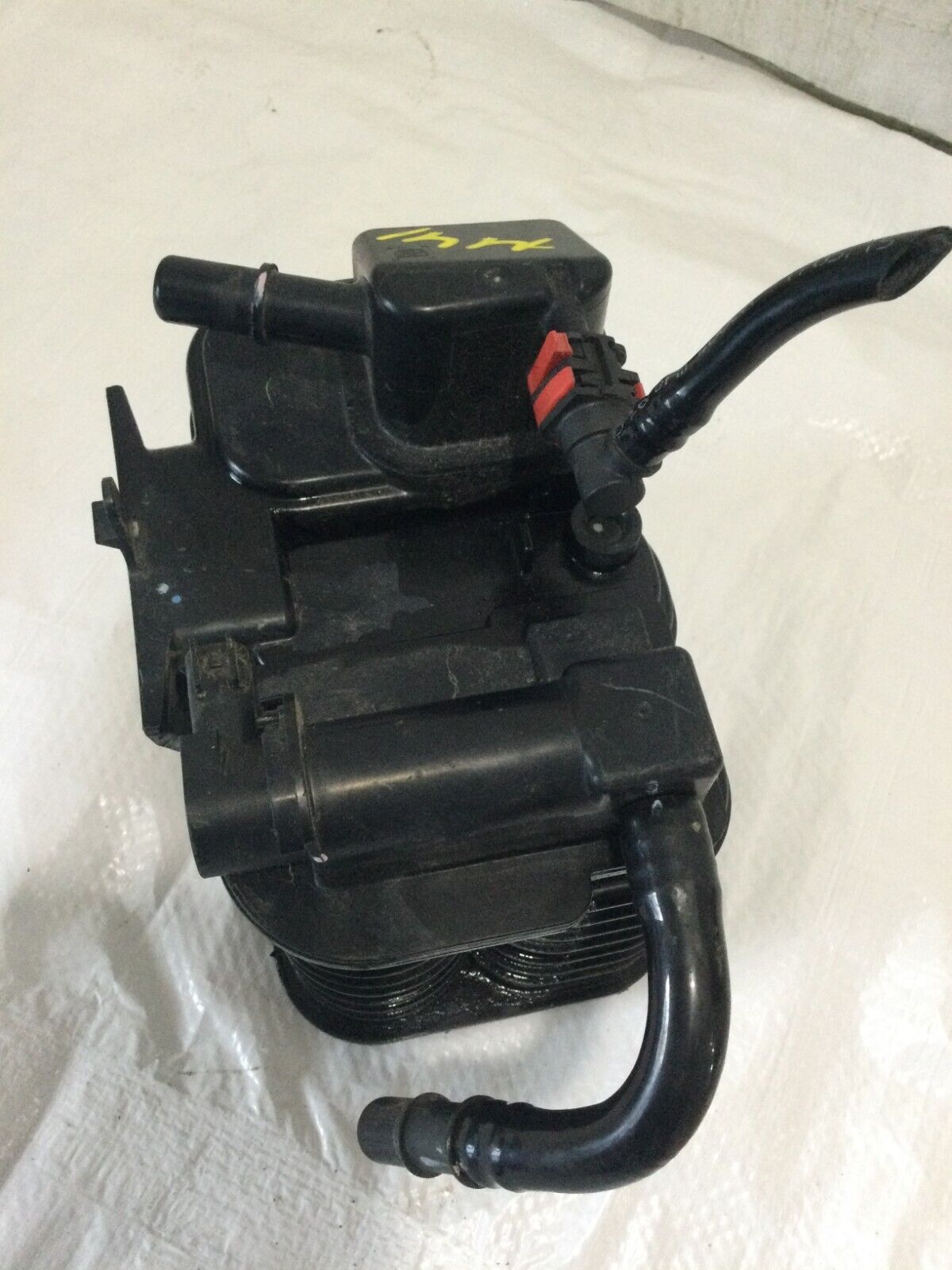 2016-2017 Chevrolet Cruze Fuel Evaporator Emission Canister 13372197 OEM
