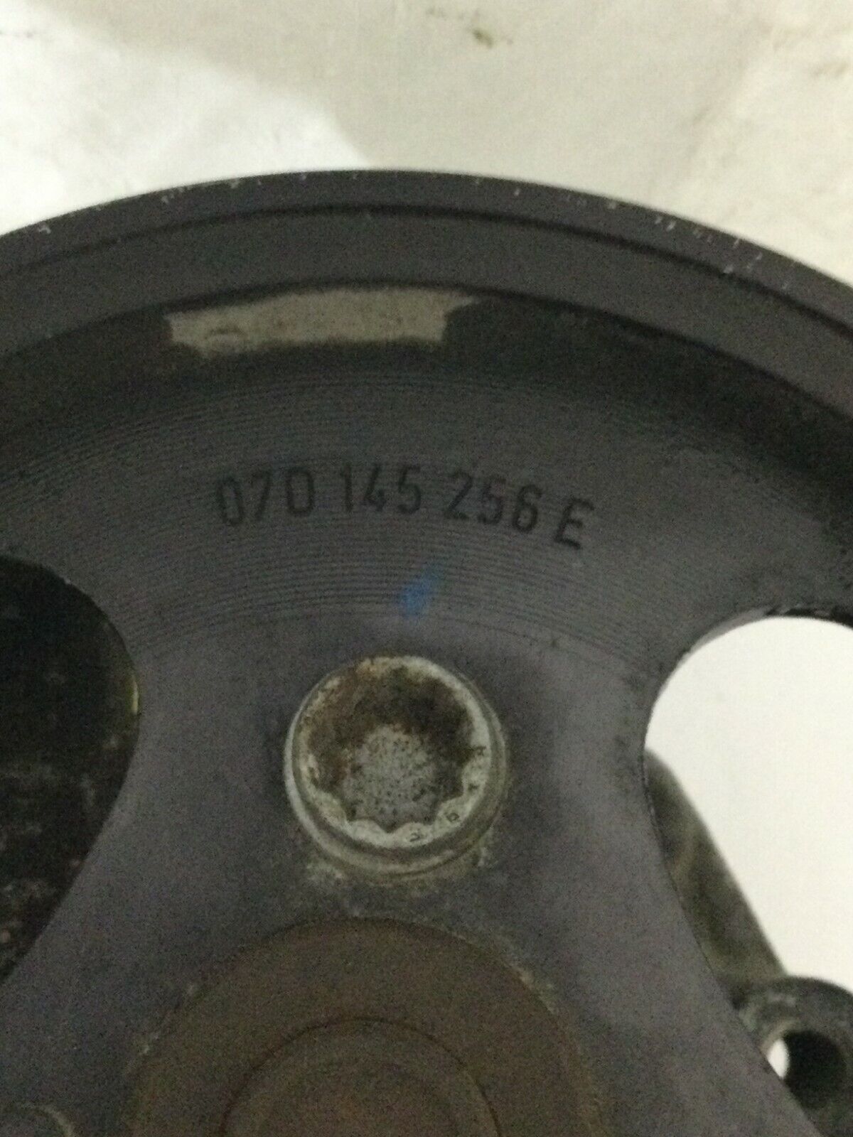 2007 Volkswagen Touarag Power Steering Pump OEM 3.6L 070145256E