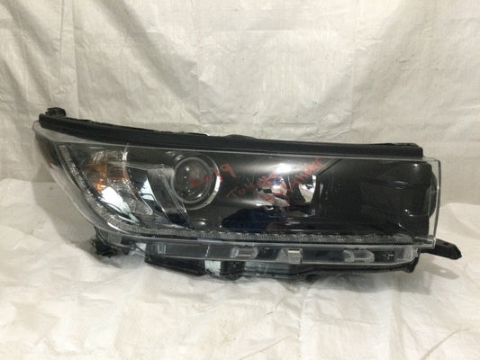 2019 Toyota Highlander Headlight Right Passenger Side W/ DRL OEM 2017-2019