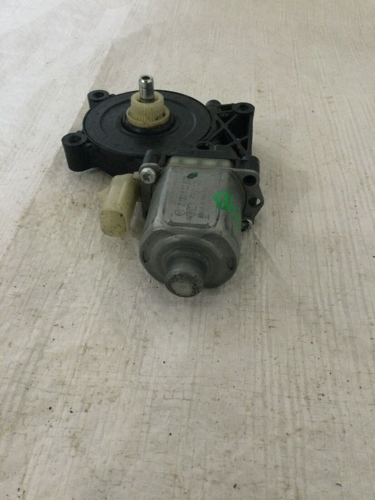 2017 GMC Sierra 1500 Front Right Power Window Motor OEM