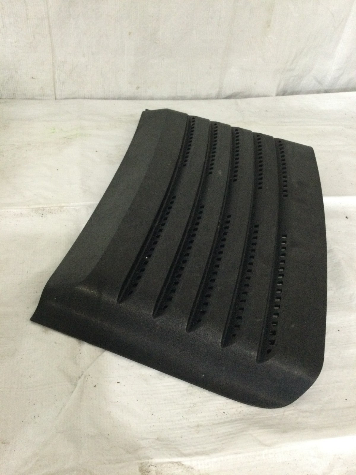 2007-2010 Chevy Silverado 2500 3500 Left Hood Scoop Insert Vortec OEM