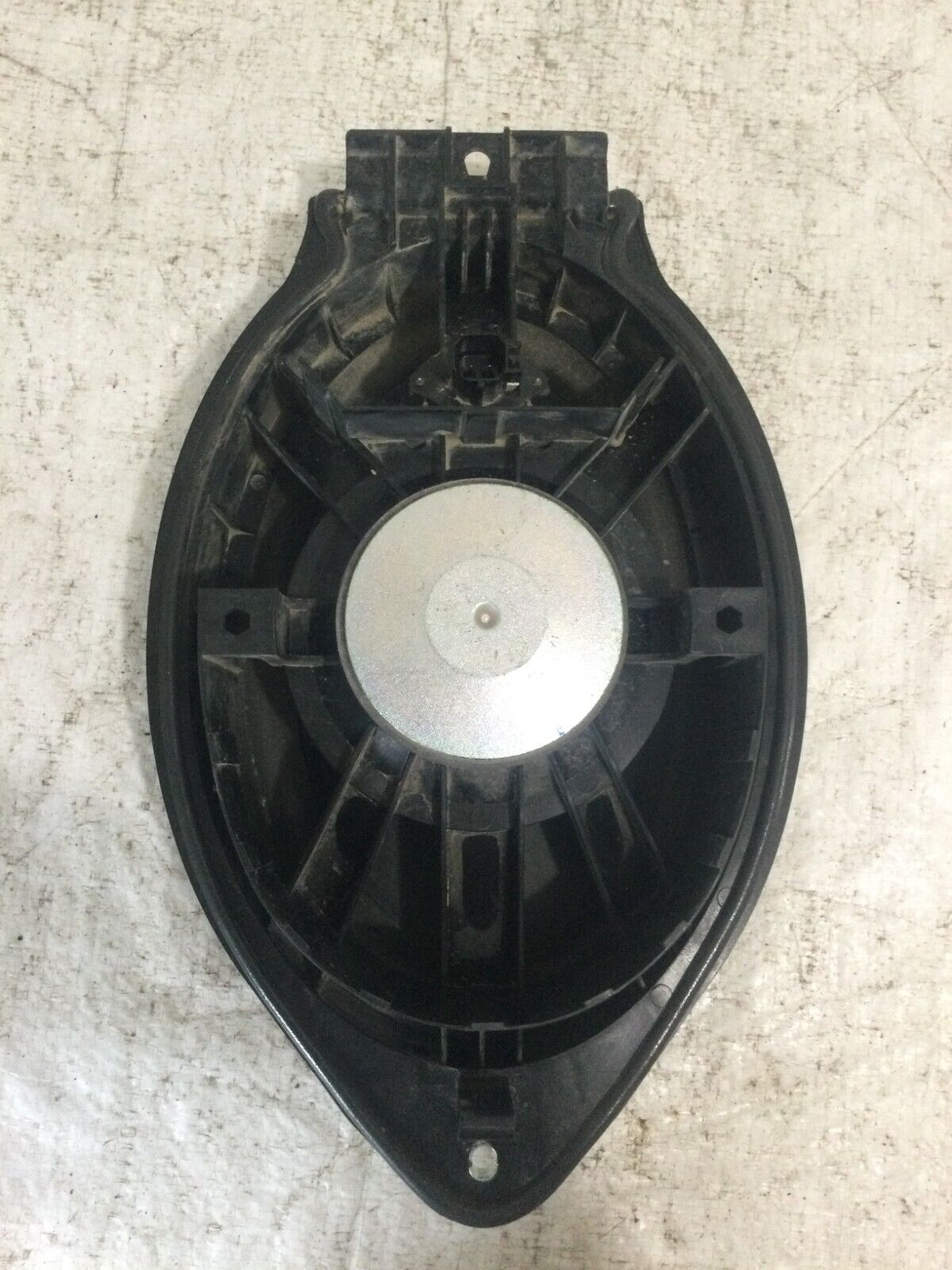 2020-2021 Chevrolet Silverado 1500 Front Right Door Speaker 84688101 OEM