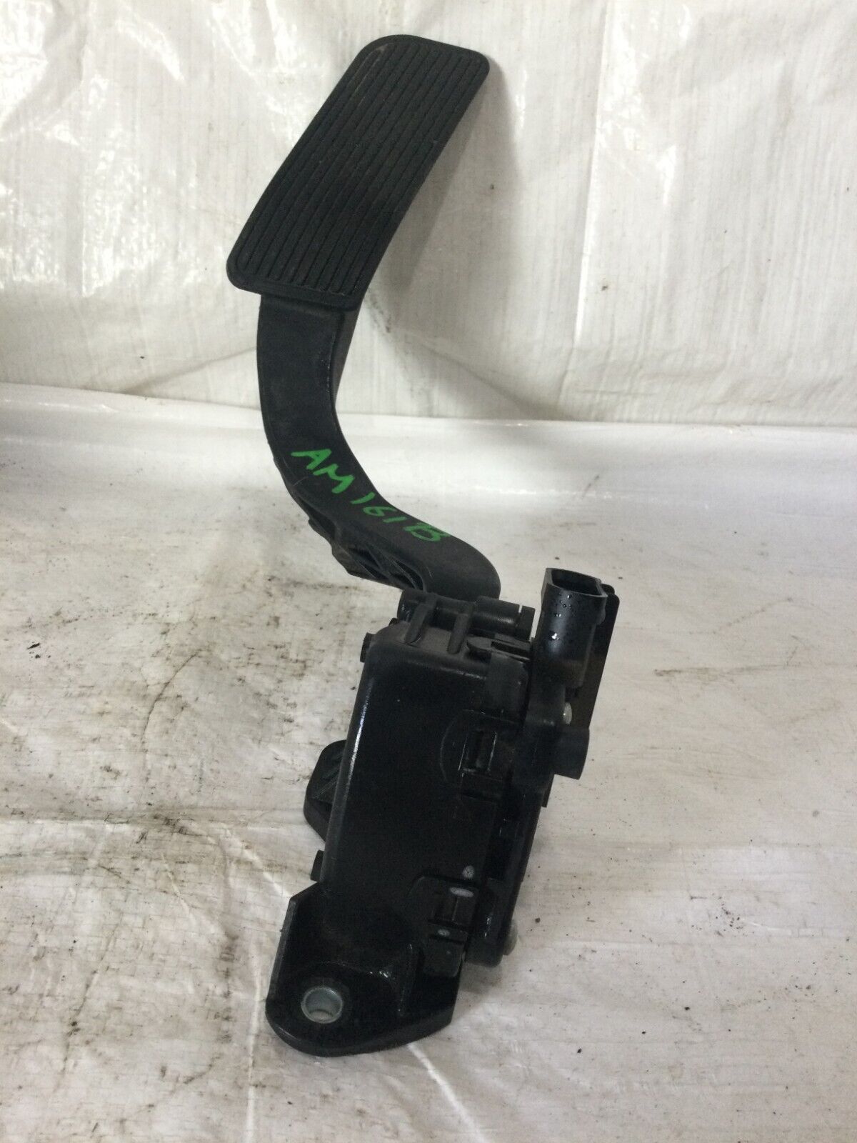 2007-2011 Cadillac Escalade ESV  Accelerator Gas Pedal  OEM