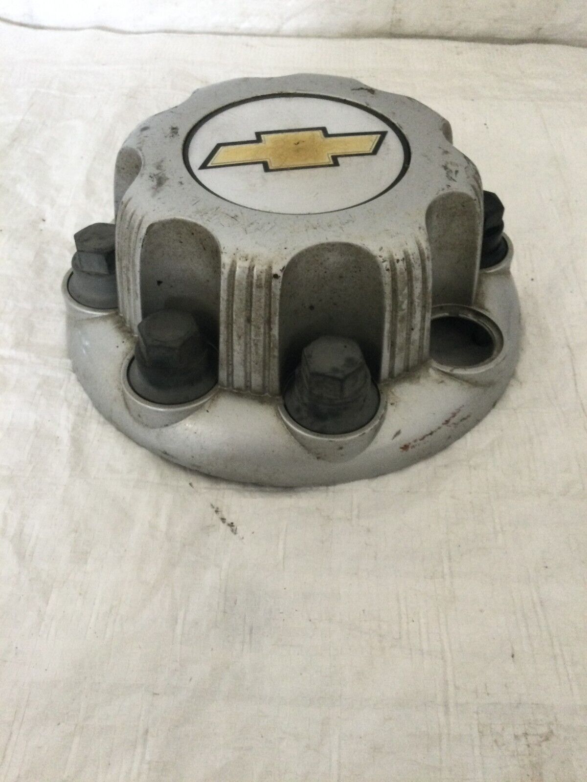 1999-2006 Chevy Silverado 2500 3500HD Wheel Center Hub Cover Cap 15052379 OEM