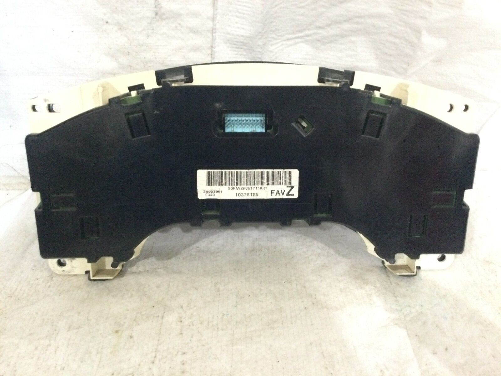 2005 GMC Express 2500 Speedometer Cluster OEM ( No Glass )