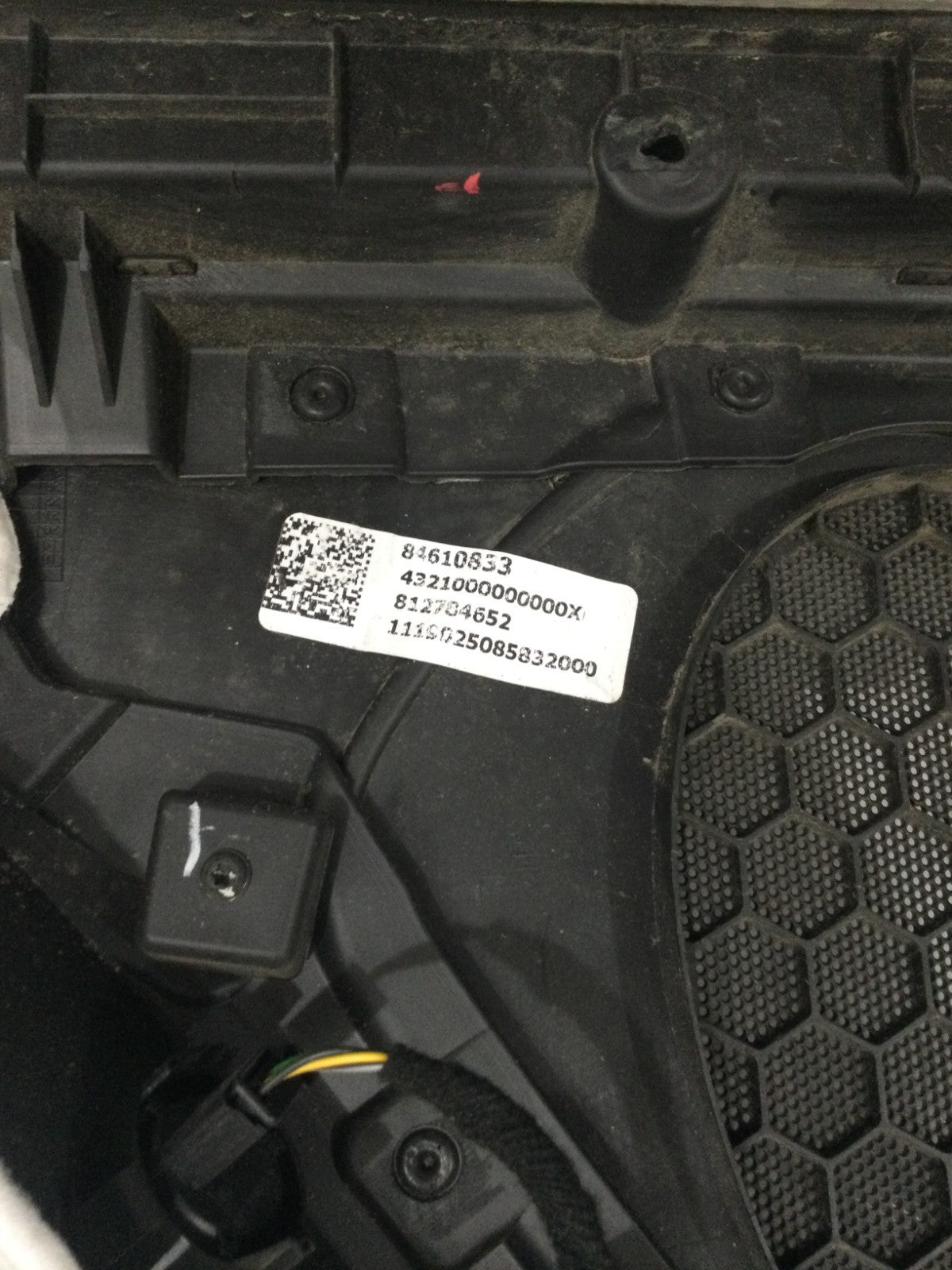 2019 Chevrolet Blazer Front Left Door Trim Panel OEM 84610833