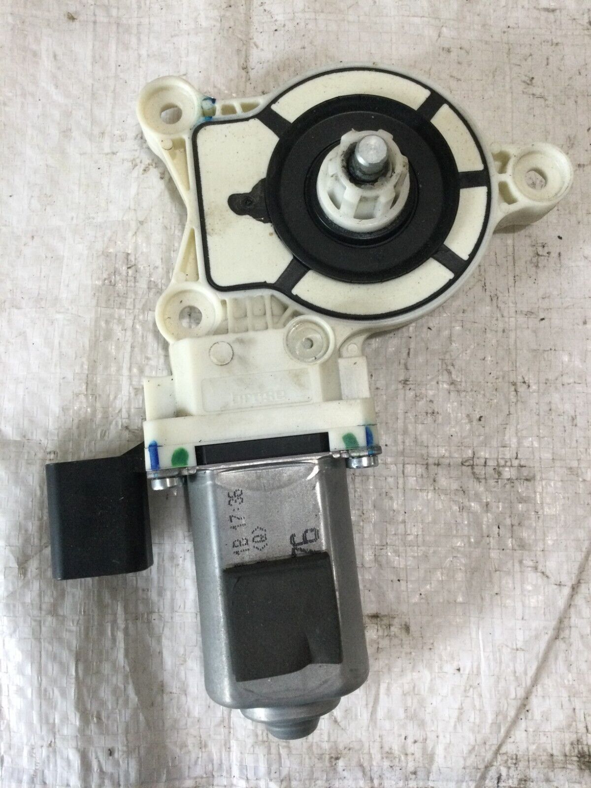 2018 RAM 1500  Front  Left Driver Door Power Window Motor OEM