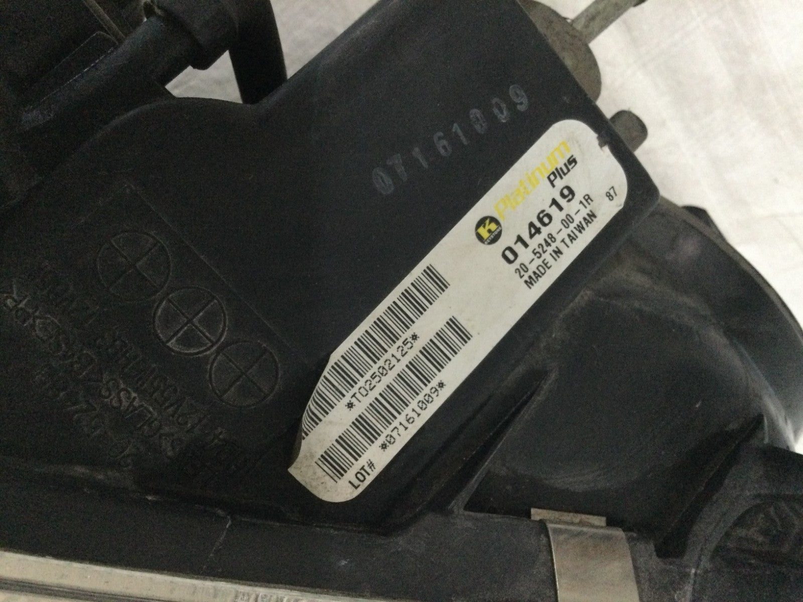 1997-2000 Toyota RAV4 Left Headlight OEM MARKED DAMAGE