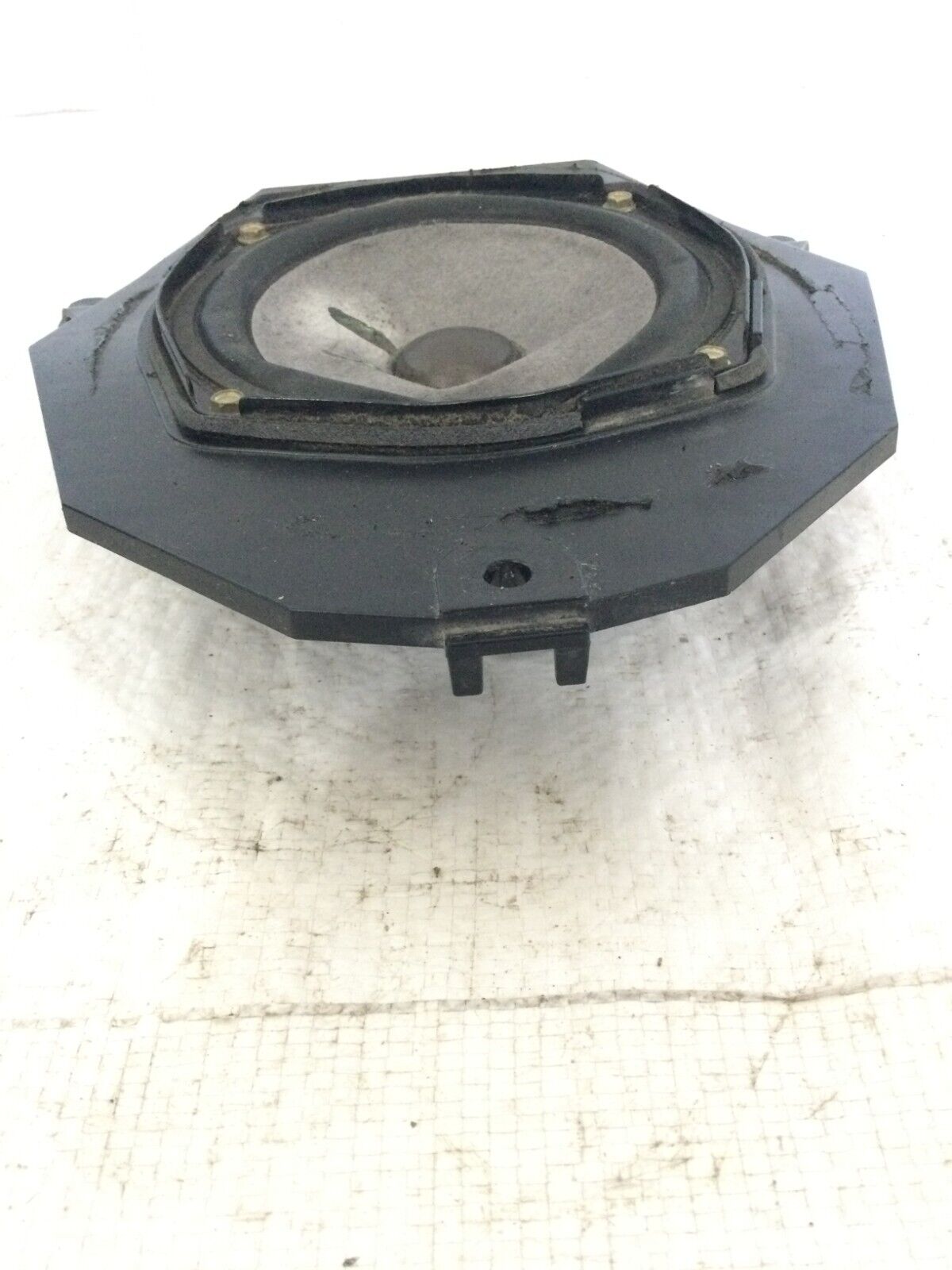 2003-2006 Cadillac Escalade EXT Left Rear Door Speaker OEM 15054680
