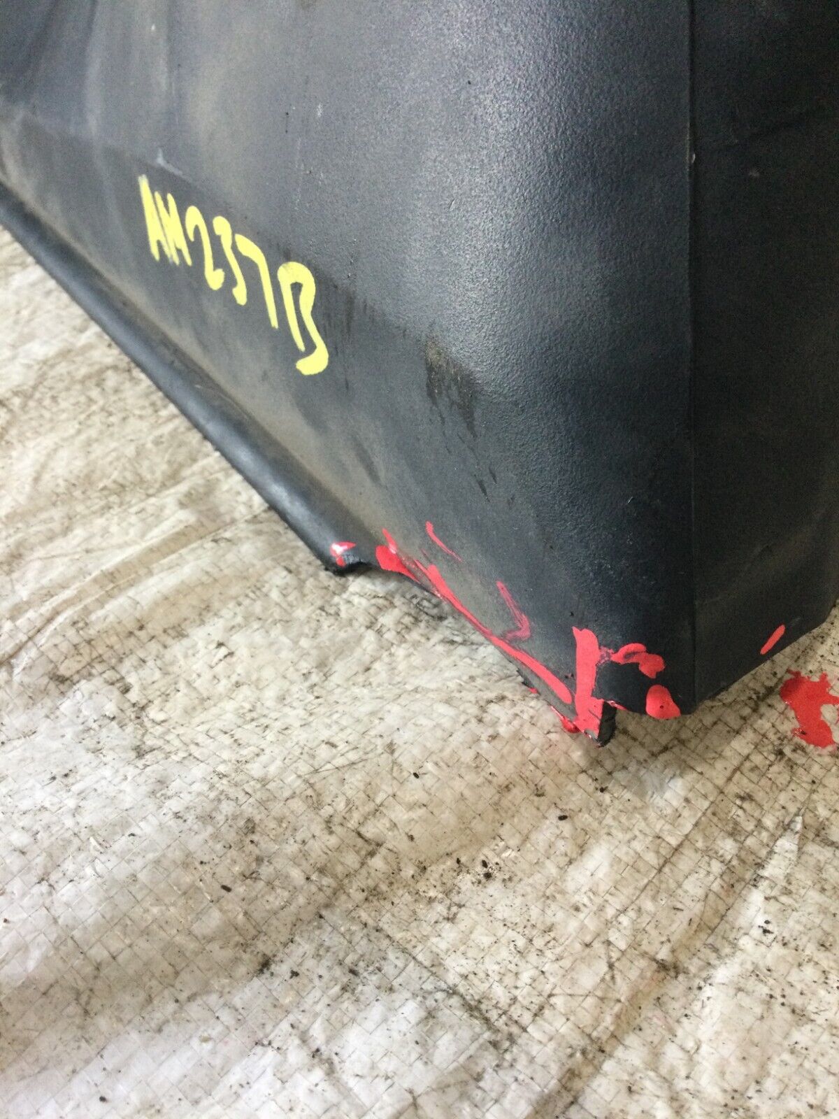 2004 Dodge Ram 1500 Fan Shroud 52028849AD OEM (DAMAGED )