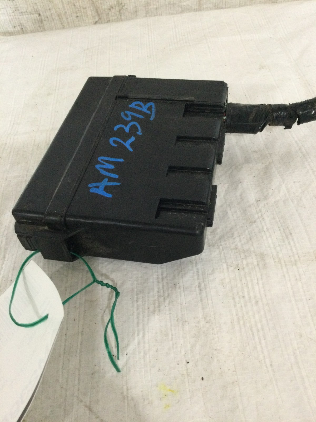 2007 Infiniti G35 3.5L Under Hood Fuse Relay Box OEM