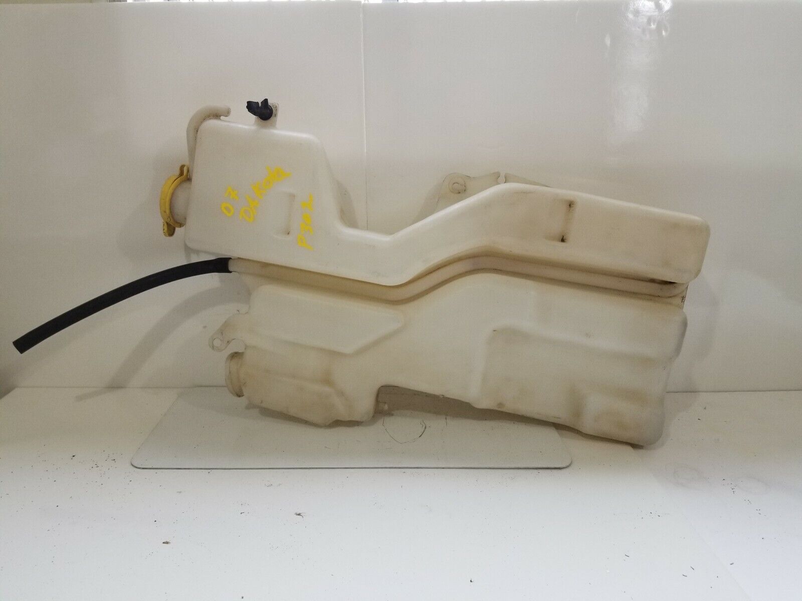 Dakota Dakota 2007-2008 Engine Coolant Recovery Bottle Tank 55112524AA OEM