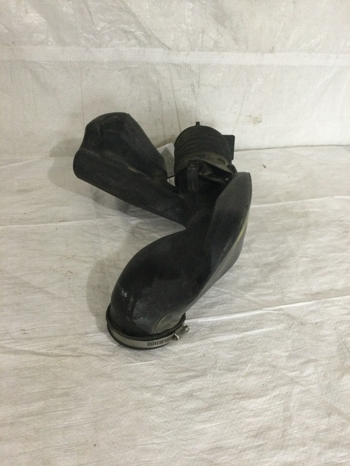 2001 Chevrolet Silverado 2500 Air Intake Duct Tube Hose OEM