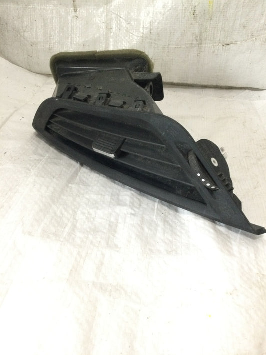 2015 Chevrolet Equinox Dash Center Right Passenger Side Panel Air Outlet OEM