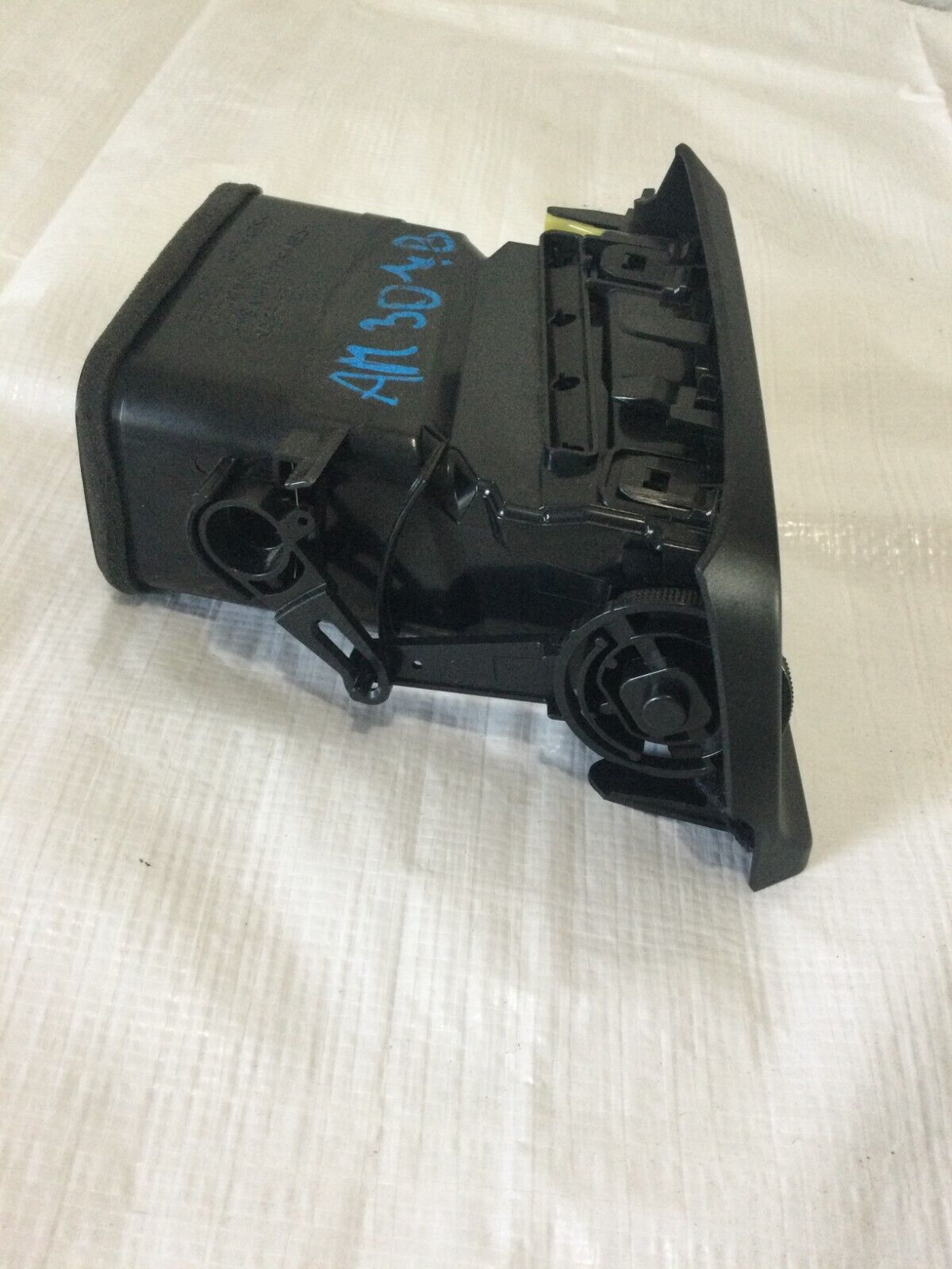 2018 Toyota Rav4 Hybrid Left Center AC Air Vent OEM 55670-42080