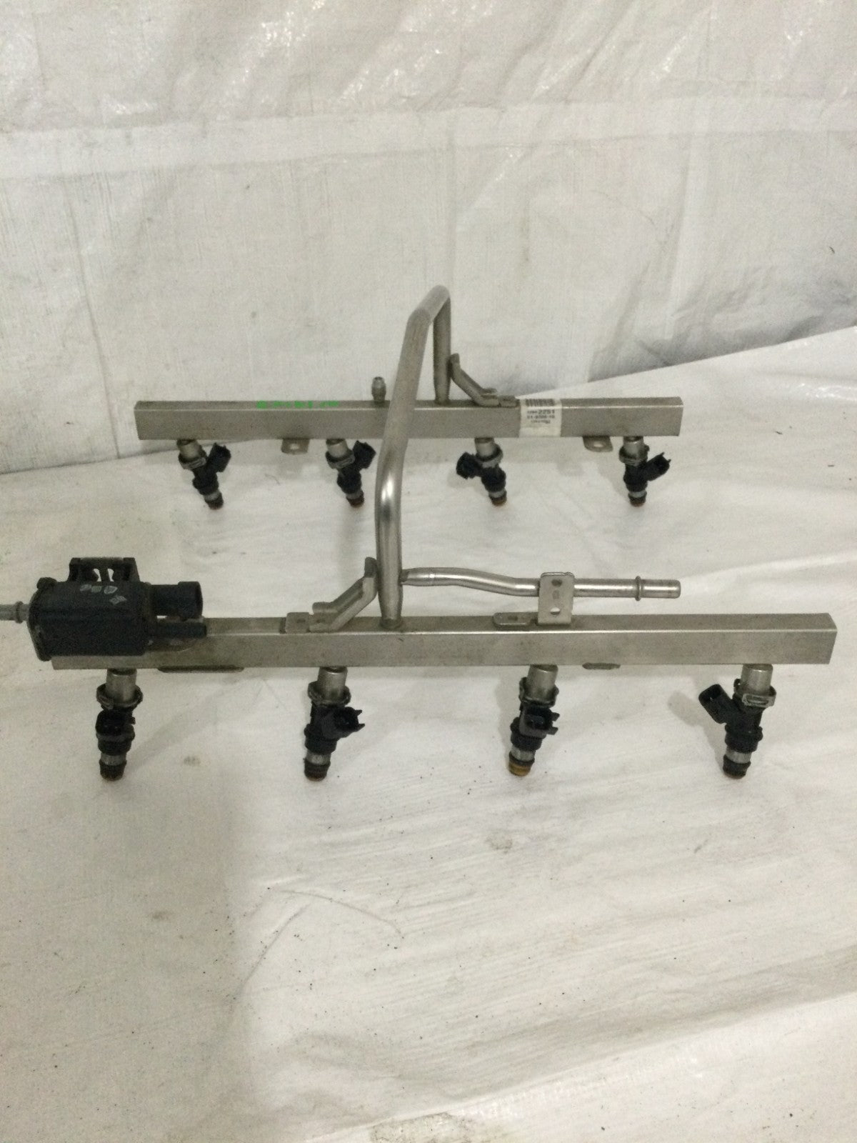 2007-2009 Chevrolet Siilverado 1500 Fuel Injection Fuel Rail OEM 12621662