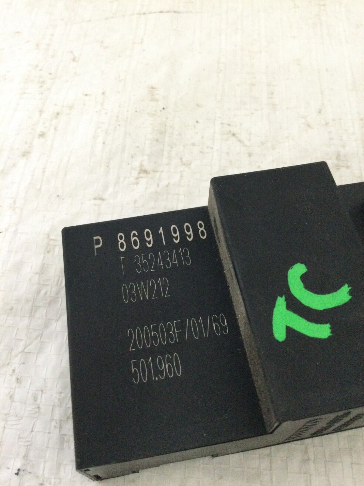 2004 Volvo S60 Traction Control Module Left Driver Side Dash 8691998 OEM