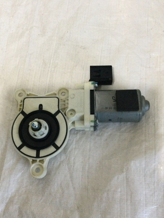 2013-2018 Dodge Ram 1500 Front Right Power Window Motor OEM