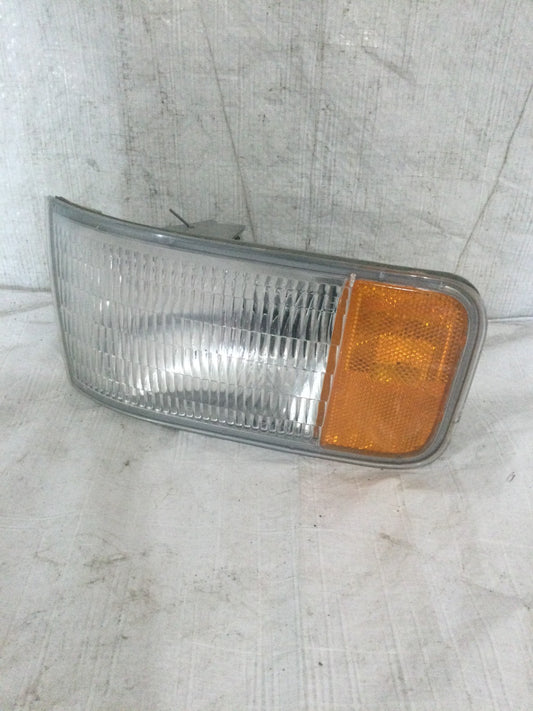 1997 Cadillac Seville Front Right Turn Signal Light OEM 16514962
