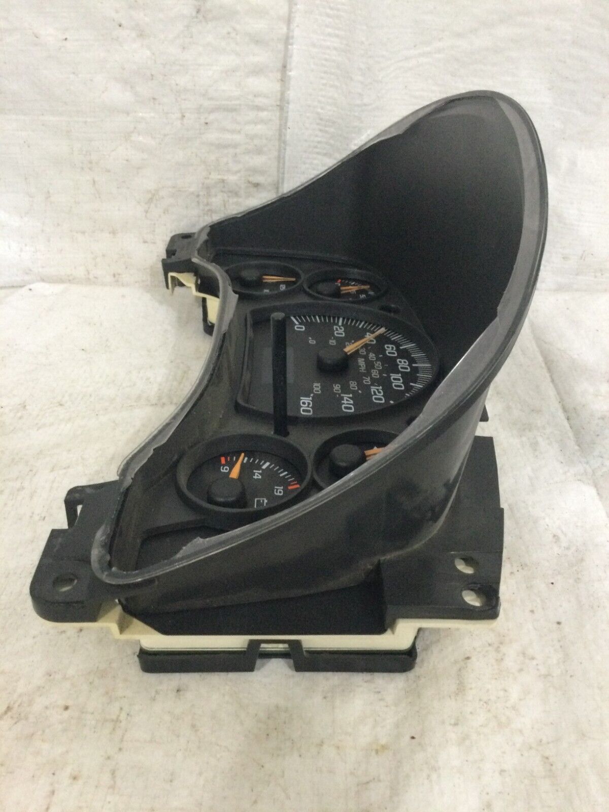 2005 GMC Express 2500 Speedometer Cluster OEM ( No Glass )