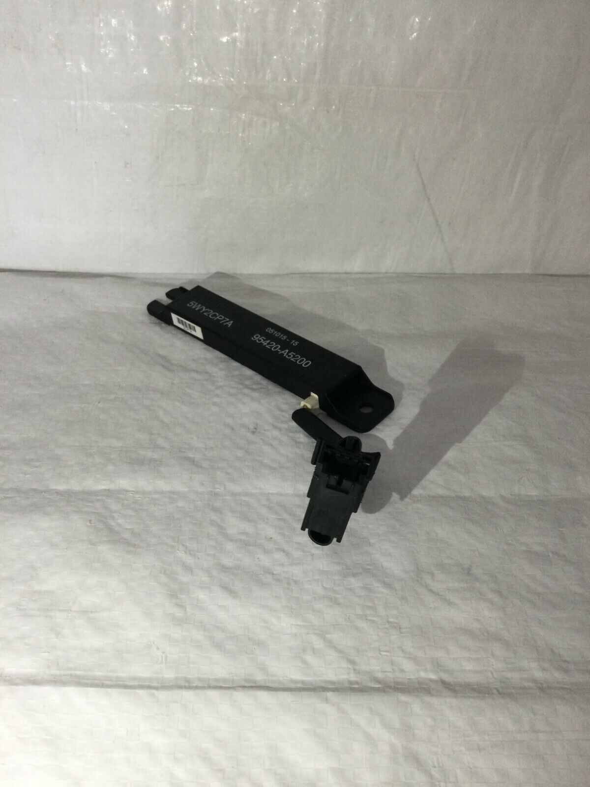 2016-2017 Hyundai Elantra GT Keyless Entry Smart Key Antenna 95420-A5200 OEM