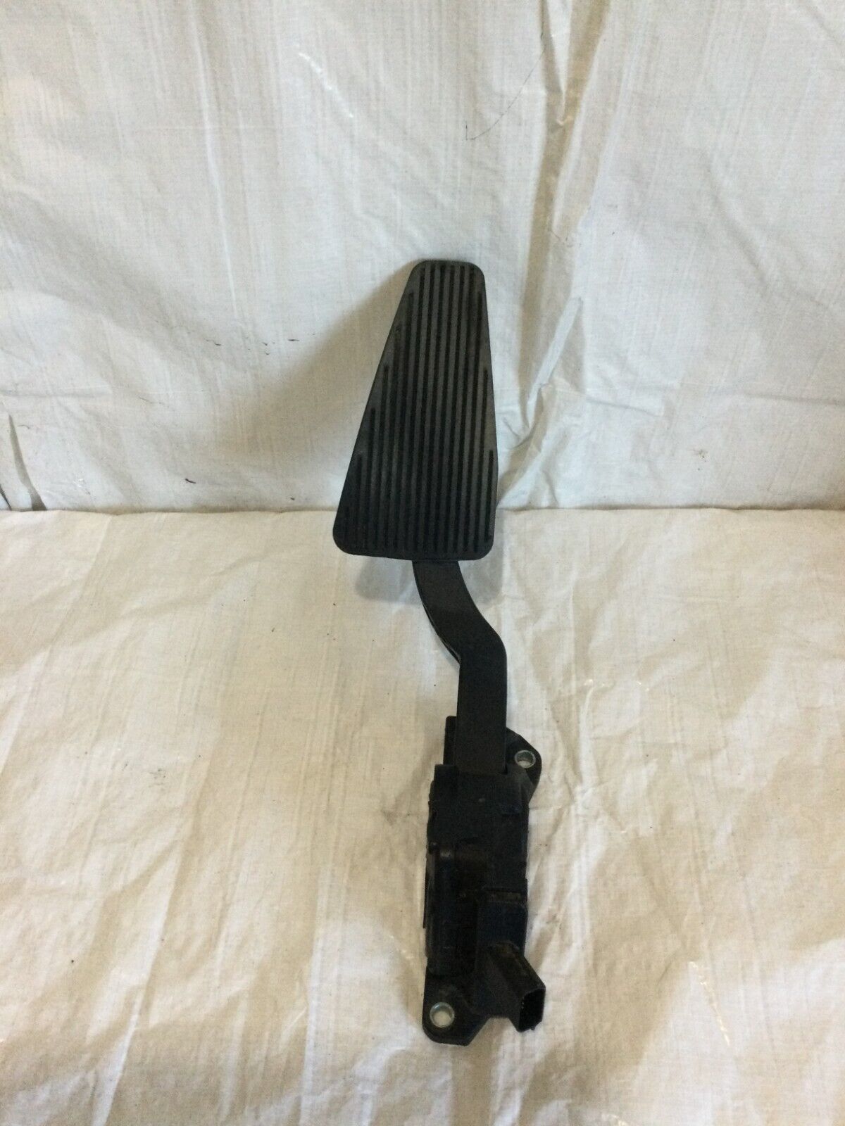 2018 Dodge Ram 1500 Gas Throttle Pedal Position Sensor 68043161AA OEM