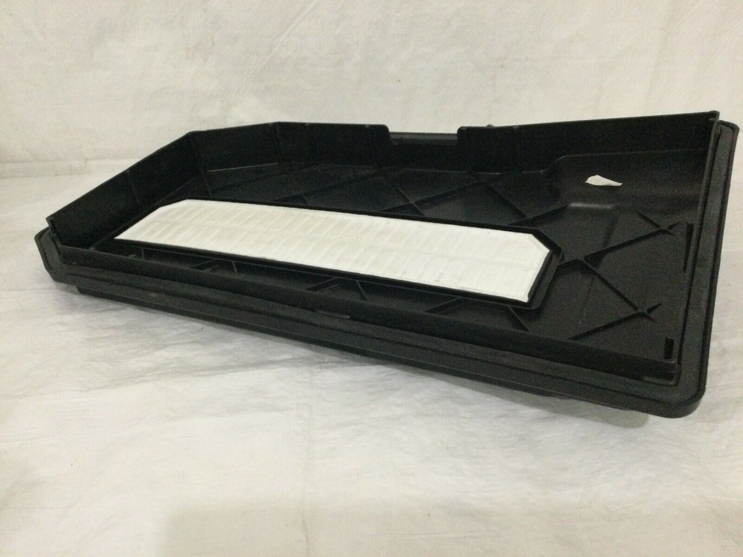 2007 Volkswagen Touareg Battery Box Cover LID 7L0864643B OEM 3.6L