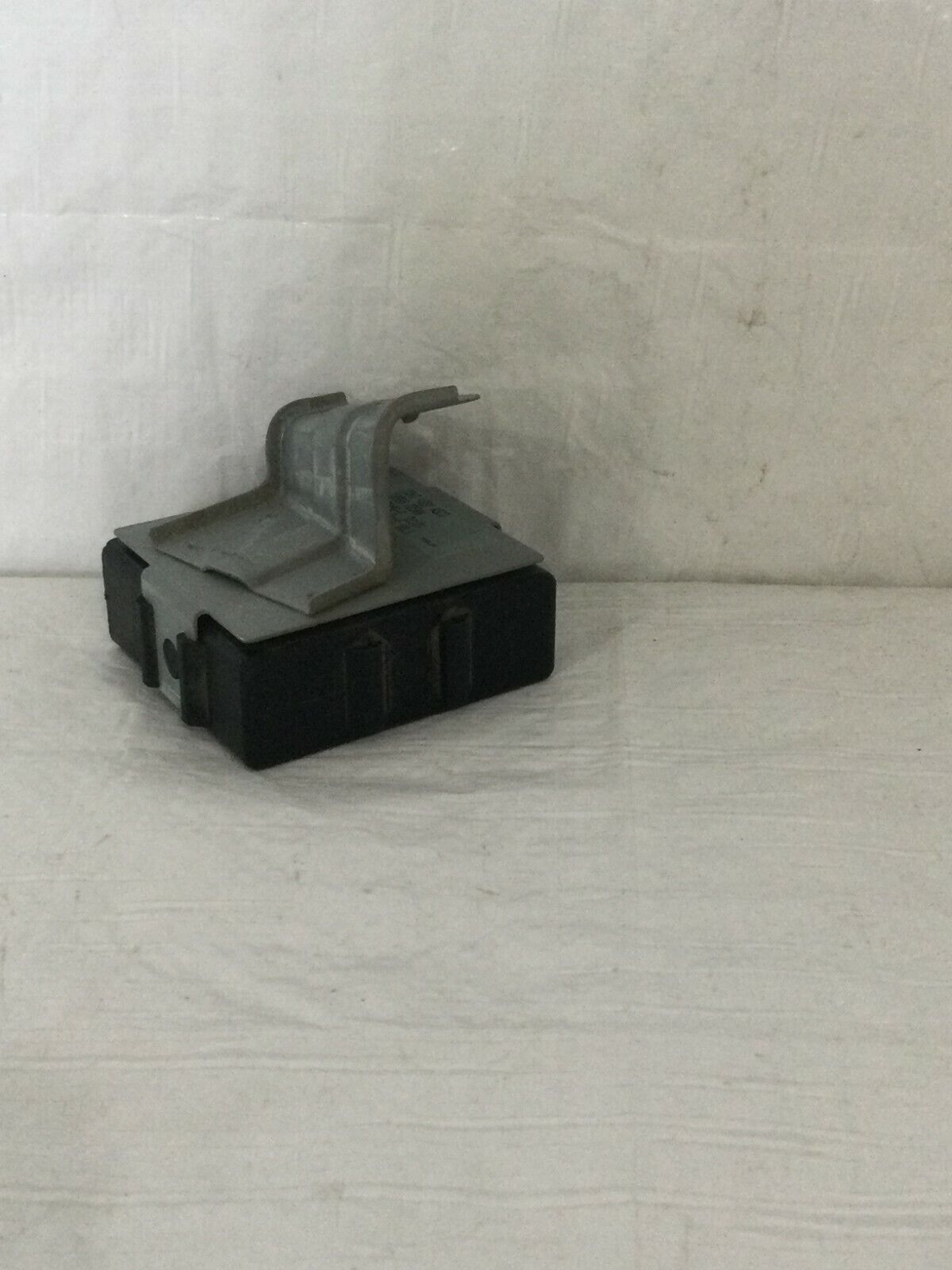 2001 Nissan Xterra Cruise Control Module OEM 18930-7Z500