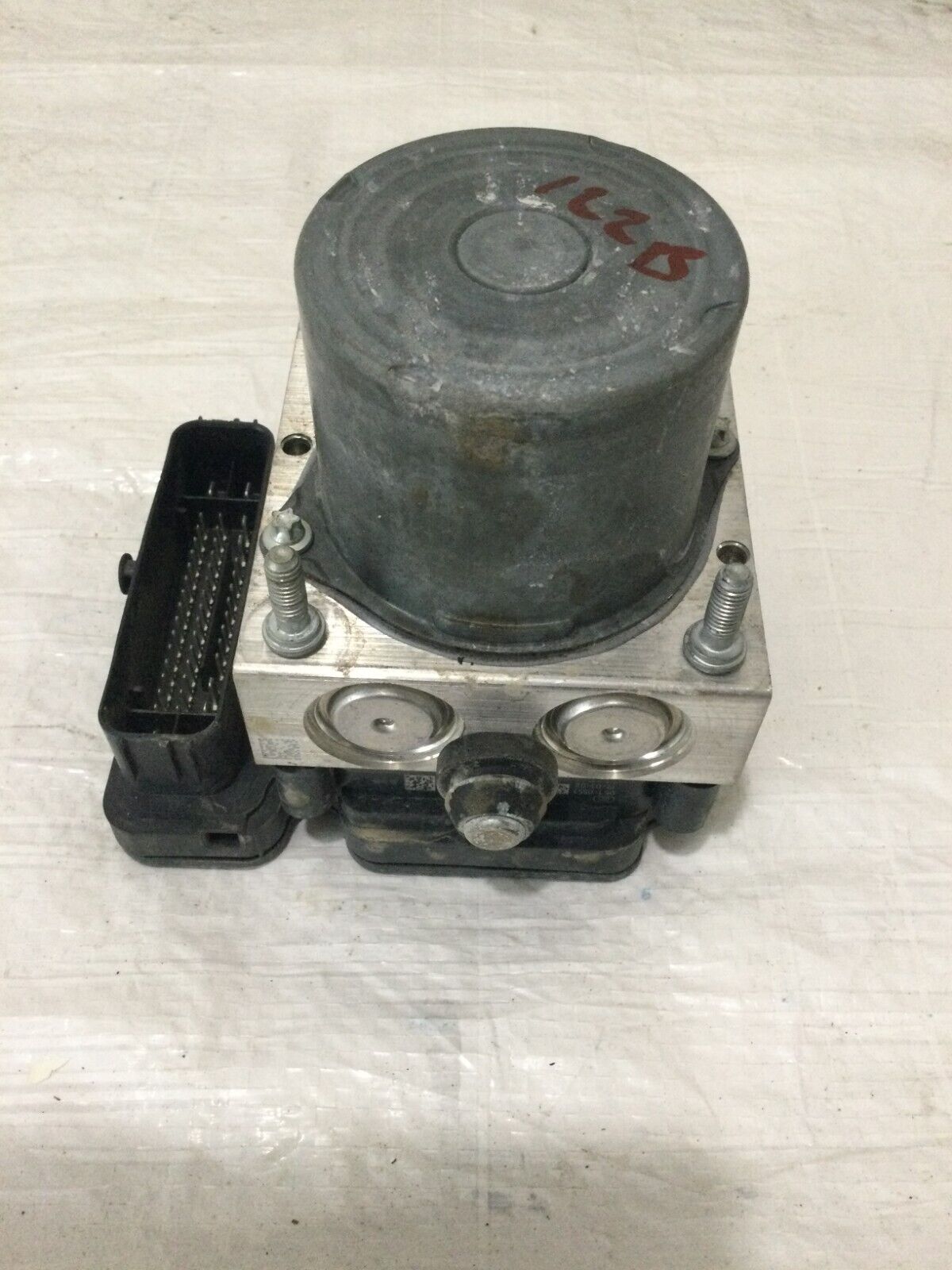 2019 Buick Regal ABS Anti Lock Brake Pump Module 84502896 OEM