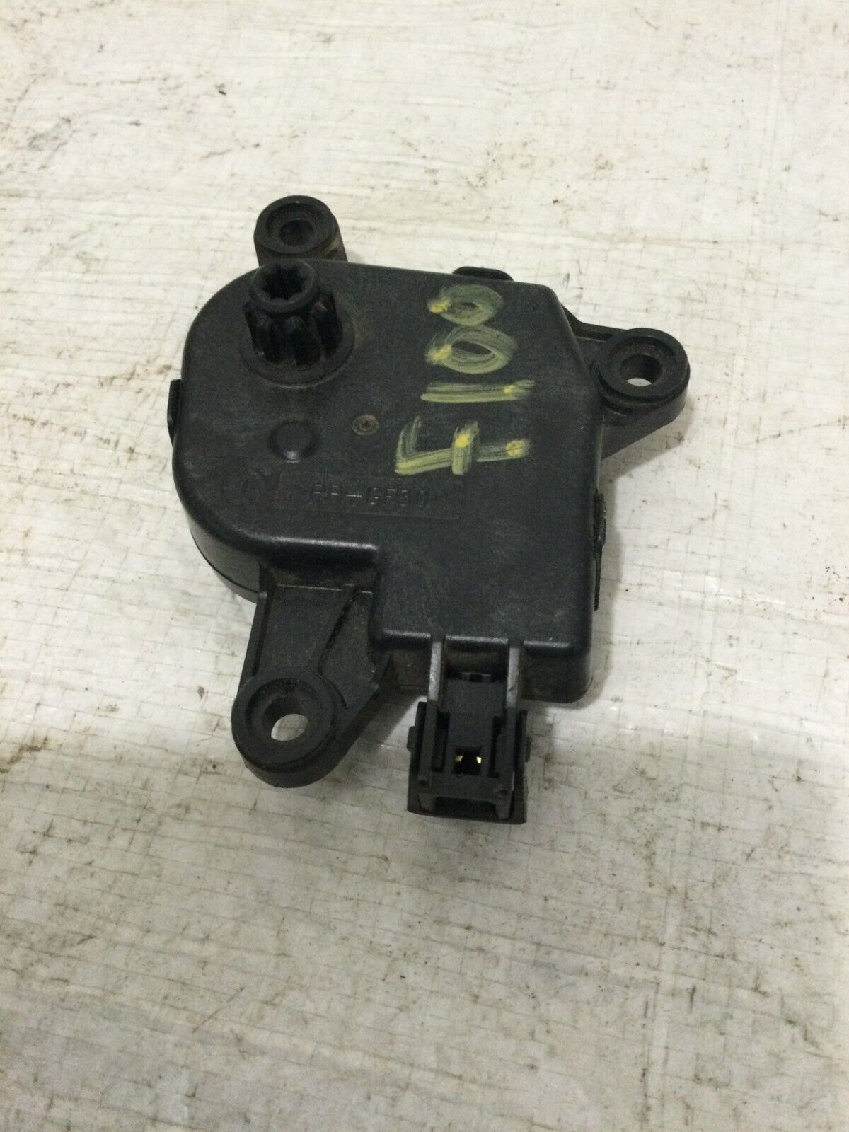 2005 Dodge Ram 1500 A/C Heater Air Blend Door Actuator OEM 04885206AB