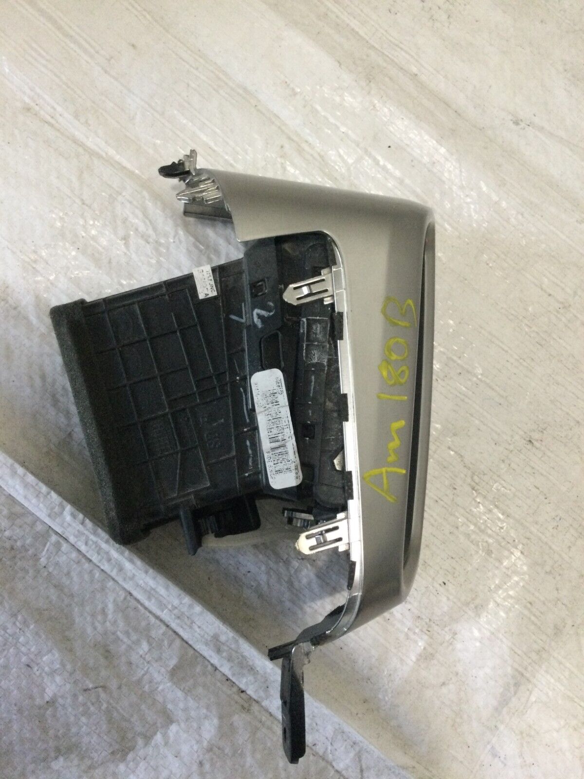 2016-2018 Kia Sorento A/C Air Vent Outlet RH Passenger Side 97490-C6000