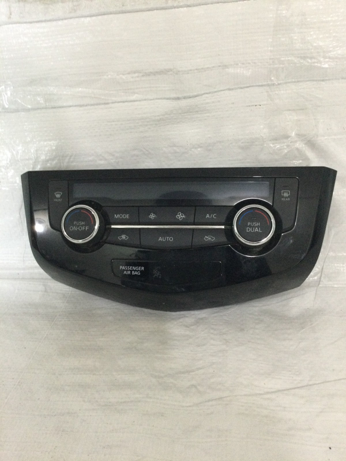 2018 Nissan Rogue Climate Control Module Temperature AC/Heater OEM 27500 7FE0A