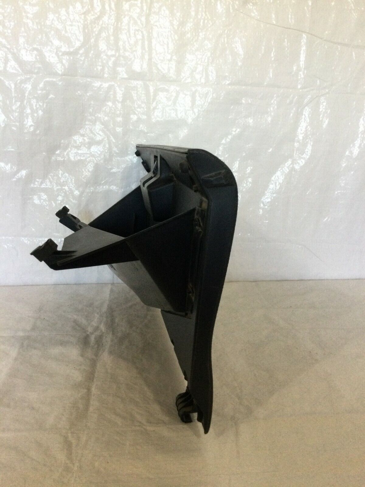 2004-2005 Dodge Ram 2500 Glove Box Assembly OEM 