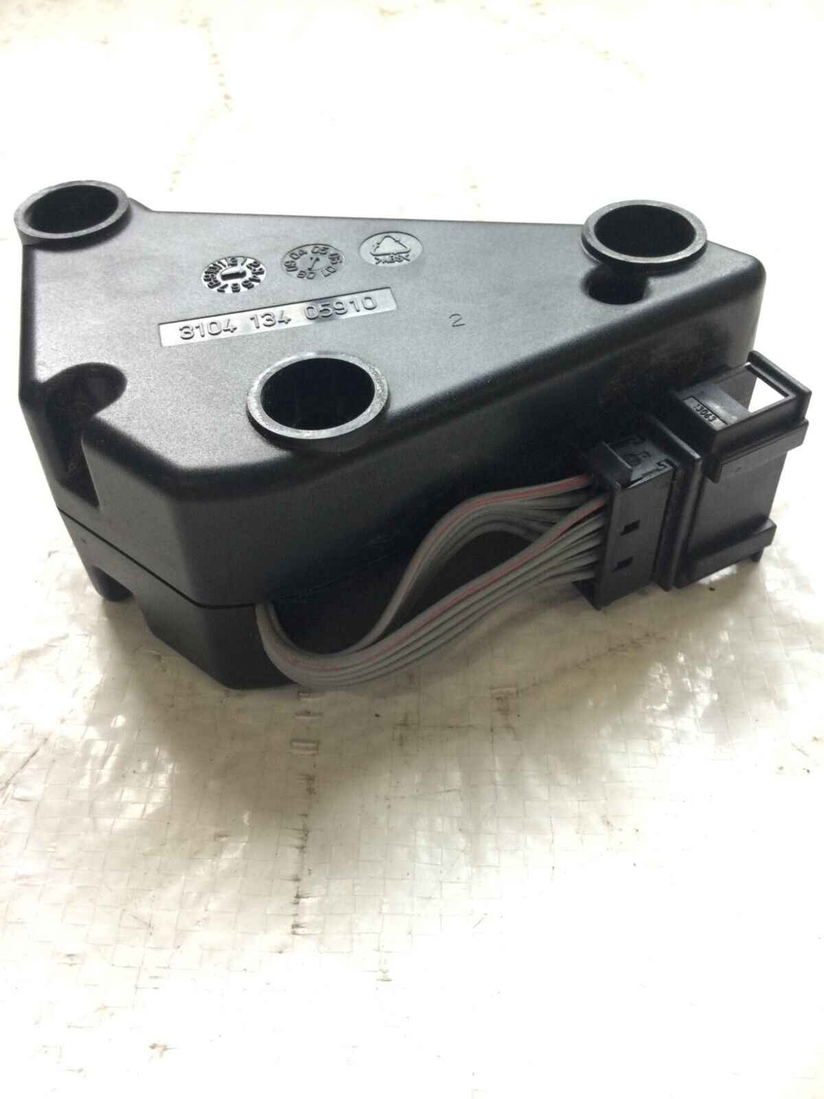 2006 Volkswagen Jetta Speaker Amplifier Module 310413405920 OEM